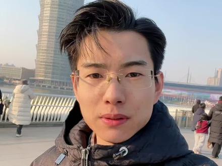 #黄金暴涨 #黄金上涨 #黄金 黄金什么时候会大跌呢?如果出现大跌要注意什么?这条视频告诉你。