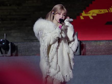 黄霄雲都匀公益演出唱的《离开我的依赖》太好听了吧 #黄霄雲 #黄霄云