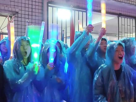 轰轰烈烈 把握青春年华 衡山县第二中学给高三考生加油助威 #高考加油 #高考喊楼有多震撼 #金榜题名