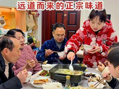 远道而来的正宗椰子鸡,味道真的很特别,你们觉得怎么样? #日常vlog #椰子鸡#动手自己做美食仪式感满满