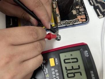 手机没电自动关机后充电没反应,不能开机