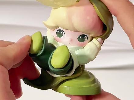 热款是明盒❗️DIMOO瞬间的奇遇系列来喽‼️ 春天的后坐力160.1g-上下摇底部砸盒重伴有干燥剂声,前后中部偏摇右上打盒并且前侧封面下部花朵按压有对顶,左右摇满有轻微干燥剂声右侧图解打包春天位置按压有对顶。
飞过春天162.4g-上下摇主体不动有轻微其身份卡打盒和干燥剂声,前后摇前侧中部偏上打盒重,左右摇左右两侧都是中部偏上打盒晃动空间均匀且伴有干燥剂声。
春天亮起来(隐藏款)170.2g-上下摇主体不动身份卡干燥剂上下打盒声大,左右摇右侧图解中部偏上轻轻打盒,前后摇主体不动身份卡干燥剂打盒声大并且DIMOO头部上方按压有轻微且对顶。
坠入花海130.7g-前后摇后侧上部打盒轻前侧中部打盒重,上下摇主体基本不动只有身份卡和配件打盒,左右摇也是主体不动身份卡配件打盒且声音大。
它住在靴子里!127.7g-上下摇轻微晃动,前后摇主体不动只有干燥剂打盒声,左右摇满轻微干燥剂声并且右侧图解下部中间处按压有轻微对顶(内部配件在底部所以对顶)
打包春天125.1g-上下两指空间晃动底部砸盒,前后摇后侧上部打盒重前侧下部打盒轻,左右摇右侧右上打盒重。(有配件晃动)
头顶春天123.9g-上下摇主体上下轻微撞盒并且底部有配件砸盒,前后摇后侧中部偏右打盒重,左右摇满只有干燥剂声以及配件在底部左右摇盒时打盒。
吹响春天133.7g-前后摇前侧中部打盒重后侧中部偏左轻微打盒,上下摇一指半空间晃动底部轻度砸盒伴有身份卡和小包干燥剂上下打盒声。左右摇身份卡打盒主体不动并且右侧图解春天的后坐力位置和左侧中部偏下同时按压有明显对顶。(有配件)
吹一口花香143.3g-上下摇底部配件砸盒重,前后摇干燥剂打盒并且前侧封面下部花朵处按压有轻微对顶,左右摇干燥剂打盒并且右侧图解中部偏下按压有明显对顶。
抱紧春天155.7g-前后摇后侧中部偏下打盒轻前侧封面上部打盒重,上下一指空间晃动底部砸盒,左右摇轻微晃动并且右侧图解中部偏上按压有对顶。
被春天接住157g-左右摇左侧下部打盒,上下摇一指半空间晃动底部砸盒,前后摇前后两侧都是中部轻轻打盒但是前后同时按压时在前侧封面中部偏下有轻微对顶。
捕捉春天135.9g-前后摇很满只有轻微干燥剂声后侧中下部轻微鼓起,上下摇满有轻微干燥剂声,左右摇右侧图解中上部轻微打盒。
#泡泡玛特 #盲盒 #DIMOO #盲盒手感分享 #潮玩