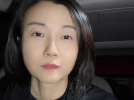 世界的意义必定在世界之外,这是维特根斯坦的哲学。真正重要的东西不在系统之内,所以樊振东走到了这个系统之外,重新定义自己与乒乓球的关系。不是为了排名打球,不是为了积分打球,甚至不是为了形象大使的头衔打球,而是单纯享受这项运动,这不是逃避,是超越。樊振东用沉默。完成了他的表态,不解释,不讨好,不妥协。我相信,时间会给出答案,行动会给出答案,人心更会给出答案。这也是我对待不公待遇的态度 并且沉默如山 沉默如海 沉默如金
#不解释不讨好不妥协#对待生活和工作中的各种困难#正能量#跨过山海#抖音看世界