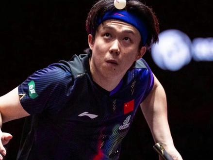 新加坡大满贯一夜男单16强全部确定!超级大逆转,法国新星2比3被淘汰!国乒四将突围,上下半区各两人#王楚钦 #林诗栋 #国乒 #新加坡大满贯