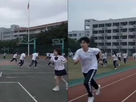 盘点用Al生成人前显圣机甲变身后的名场面,让我们看看哪个更帅呢 #人前显圣 #英雄梦 #帅气出场