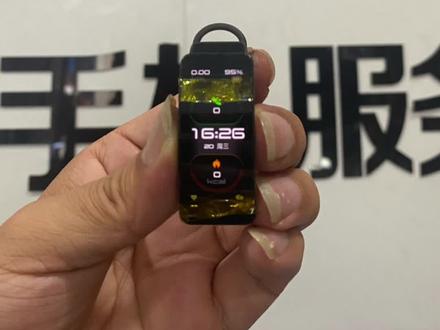 #华为b6手环
今天换个华为b6手环屏幕,动手能力强的老铁可以自己试试,这个比较简单!
