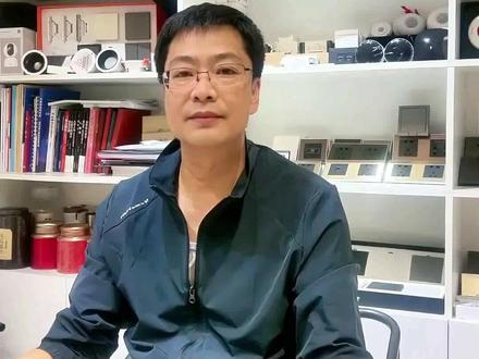 米家全屋智能的 “大脑” 开箱!断网也能自动执行场景? 还在苦恼米家设备频繁离线、断网智能失效?本期手把手演示小米中枢网关全套操作,从拆包装、通电、摆放位置到米家 APP 配网,有线无线两种方式全覆盖。四核本地处理器统一管理全屋蓝牙设备,全屋智能稳定器实锤!收藏慢慢看,不懂随时评论提问。#呼和浩特全屋智能 #呼和浩特智能家居 #全屋智能 #智能家居 #懂的人来讲讲