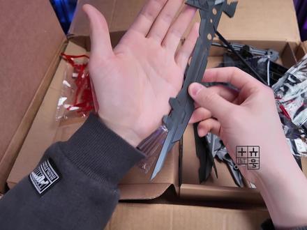 第一批PG狼王到了!看点较多,两分半,一起来看看安全下车没! 狼骸重工-洛加尔首批大货开箱细品!#模型 #高达 #拼装模型 #过年前最后一个谷子快递 #花式吃谷在抖音