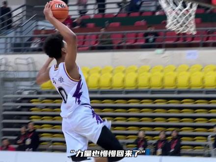 未来之星冯傲继续打破质疑 #篮球🏀 #校园篮球 #篮球摄手虎