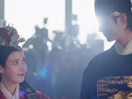 #21世纪大君夫人 第八集(上)——身为#理安大君 不能奔跑,却因为成熙周醒了跑的飞快😭😭#李莞 你不要太爱❤️#成熙周 也在担心中意识到自己喜欢理安大君啦~
(下半段下半夜应该会更,正在剪😂)