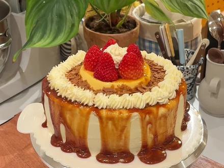 王炸组合超好吃!草莓布蕾焦糖巧克力蛋糕🍰#蛋糕 #在家做蛋糕 #甜品