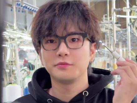 用挖耳勺拍个袜厂宣传视频 #厂二代 #老年机拍视频 #挑战用挖耳勺拍出悬疑大片 #抽象 #可视挖耳勺