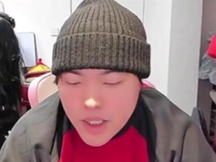 坠子来分享了一下有关周五王者荣耀的趣事 : 龙龙老师玩狄仁杰 香菜老师阿轲很厉害 桃黑黑周五要当小主持人 期待哇 2026.2.9 #桃黑黑 #桃黑黑直播回放 #迅猛龙特蕾莎 #孙恩盛