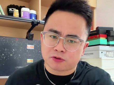 乌西克vs范霍文本周日开战!超9成拳迷看好乌西克轻取范霍文! 这是一场几乎没有悬念的对决?5月24日早上5点左右,格斗战线全程直播!#乌西克vs范霍文 #乌西克 #范霍文 #拳击 #格斗战线老表