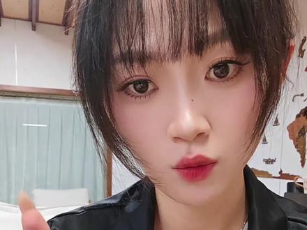 多了一套郝熠然膜法世家小卡 可以送姐妹们 #膜法世家 郝熠然