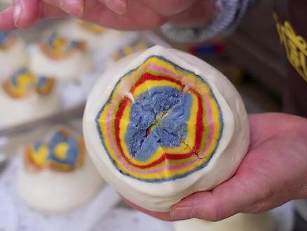 彩虹馒头和开花馒头的结合——彩虹开花馒头教程来啦,颜值高味道好,妈妈做了孩子都得多吃两碗饭#面点 #面食培训 #面食 #面食教程 #面食分享 @DOU+小助手 @抖音小助手