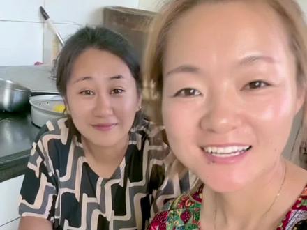 多年未见的朋友@宁妹儿爱生活 突然跟我说一起做短视频~我没有直接同意~你们觉得我说的对么#记录真实生活 #人间烟火 #我的乡村生活