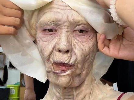 拆个皮 #七根心简 #亚洲邪术之化妆 嗯…也就画了六个小时吧。