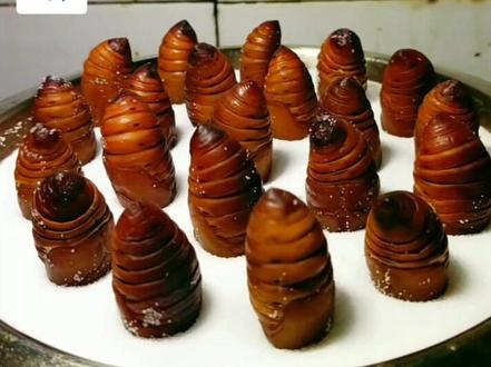 会跳舞的蚕蛹摇起来!