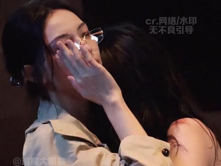 每看一遍#钟楚曦 和#向涵之 的路透、、心里就要对伟霆哥说一遍对不起#爱情慢慢 #路透 #cp