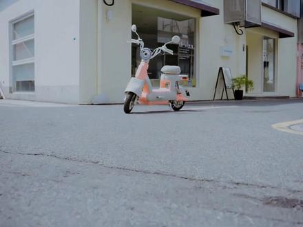 跟着教程走,Y果冻轻松上手! #小牛y果冻 新手零焦虑保姆级教程
🔐四种解锁方式随心选
🎵自定义音效壁纸,DIY 专属座驾
💕坐垫加热+一键倒车,实用又贴心
🐾还有电子萌宠全程陪伴
解锁、设置、出发,一步到位超省心!
#我就要小牛 #小牛电动 #新国标电动车