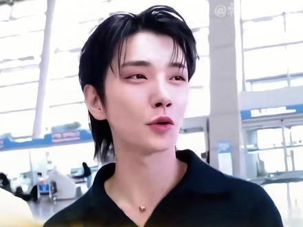 再冷酷的人听到#joshua 说宝宝也会笑出来的~#洪知秀 #vogue