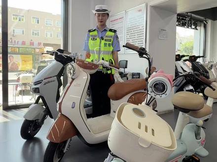 哪些电动车需要考证?答案来啦!#电动车 #社会百态 #交通安全