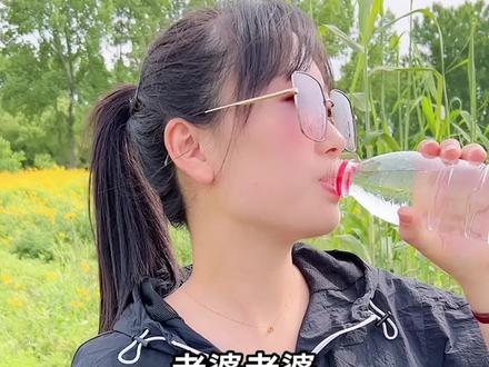 老婆老婆,为什么农村的信用社和农商行,有那么多啊?#涨知识 #夫妻日常 #何青绫 #农村生活 #我在抖音说财经 #商业思维