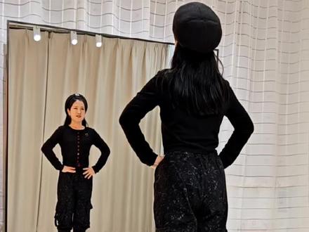 水兵舞《佛前求了千百遍》0.9倍速带跳
#原创编舞@小寒六六 #广场舞背面教程 #抖音热歌
#我要上热门🔥 #一学就会系列