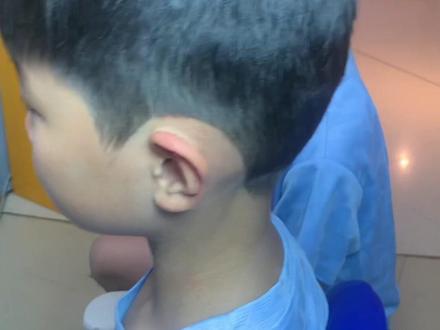七岁孩子学生头剪发教程 #男孩发型剪发 #剃头理发器 #男童发型 #剃头电推理发器 #电推子理发器使用测评