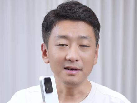 小米17 Max体验:可能是今年最适合普通人的旗舰! 这次的小米17 Max,没有刻意追求小屏、背屏这些个性化路线,而是把大屏、长续航、旗舰性能和徕卡影像尽可能的都给塞满。体验几天之后,我越来越觉得,它可能才是今年最适合普通人的小米旗舰。做个视频聊聊。