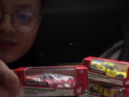 终于抽到隐藏款啦#盲盒 #赵一鸣零食 #汽车模型盲盒
