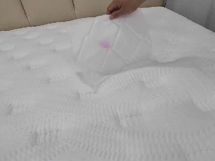 你的伴侣睡觉有没有难闻的味道?是不是很想踢下床?哈哈!进来看就不用担心这个问题了!#全拆式床垫 #抖音618好物节 #好物推荐🔥#健康睡眠 #源头实力厂家 #我要上热门 #透气舒适不臭脚 #家居好物