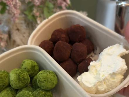 这个甜品绝对是邪修的产物,今天视频制作真的出奇的快,材料也很简单…快去试试吧!#提拉米苏球 #简单甜品 #美食vlog #甜品治愈一切