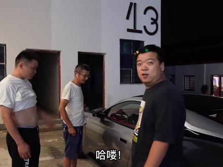 超跑的玻璃你敢翘吗?阿斯顿马丁没电了.. #带你懂车 #汽车知识 #超跑