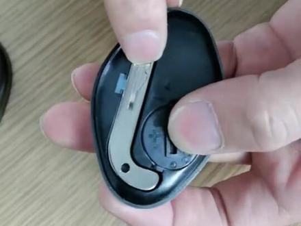 小鹏P7遥控钥匙电池更换拆装步骤#小鹏汽车 #小鹏p7 #汽车知识 #抖音汽车 @DOU+小助手 @小鹏数学课堂 @小鹏汽车 @小鹏汽车官方旗舰店 @何小鹏