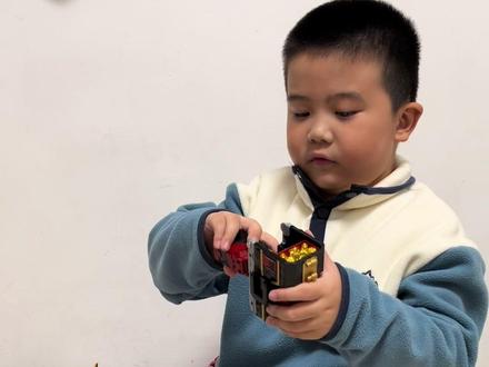 #炫卡斗士 重轨巨神变身车模式,你们喜欢吗😘