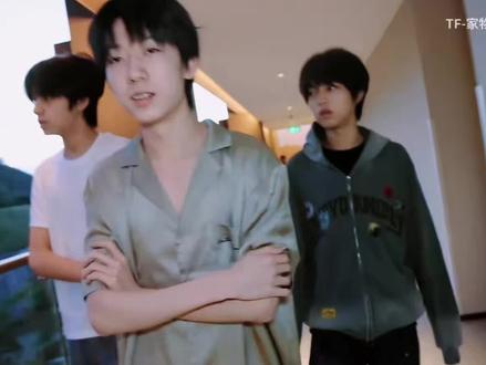 王橹杰叫早完整版。