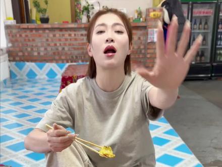 在村庄里的东北特色坑烤! #vlog日常 #美食 #太好吃了