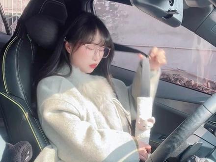 新手回村慌惨了😨分享五个窄路会车的实战经验‼️ #回村过年 #女司机开车 #新手开车 #领克06 #手握方向盘的女孩子