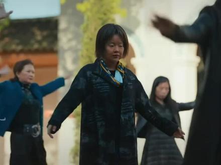 这不就说明高风他爸是诗人吗?还有养母不是年轻时候的王菊,王菊不是在这养老吗?##好剧推荐 #人之初