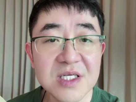 又是一年高考志愿填报季 动辄上万的一对一规划,背后可能只是个刚培训3天的销售在用免费AI作解答。与其花钱买一份流水线模板,不如花几分钟学会这套AI提问法,把省下的钱给孩子当生活费,它不香吗?#高考志愿填报 #高报师 #AI填报志愿 #避坑 #哈佛亮爸