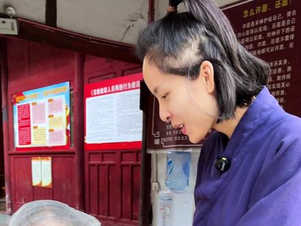 有多少善信吃过这个豆渣粑的呀?#二郎庙素斋 #道观日常 #豆渣粑 #美食推荐