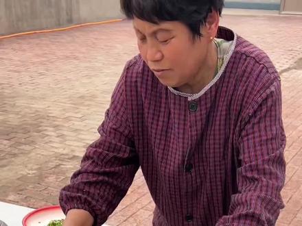 鲫鱼在你们当地是怎么做比较好吃 #南北差异 #南北饮食大不同 #鲫鱼 #乡村美食 #家乡美食