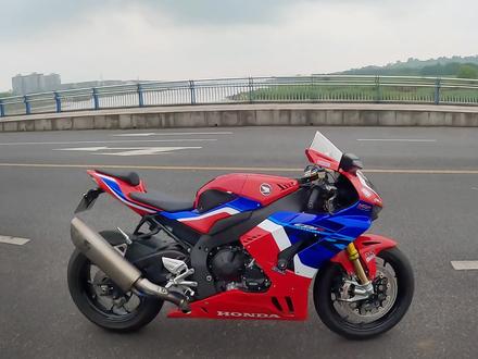 沉浸式分享,大号张雪820之本田cbr1000rrrsp超级火忍骑行感受和个人看法#骑行不止是骑行 #张雪820rr #本田火刃cbr1000rrr #ktm1290超级公爵