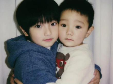 zqh高会语音的一部分提了舞台和下雪 接橹穆舞台 表哥表弟应该已经见过面了🩵🩷#橹穆 #王橹杰 #穆祉丞 #初雪 “师兄 你和雪有一个共同点”希望大家都一切顺利