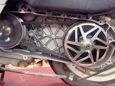 解决姜戈抖动,标致姜戈传动大保养。#上热门#摩托车#踏板车##姜戈#sf4#裂行#雅马哈#铃木uy125