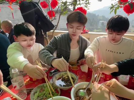 内个内个哈达 #新婚 #农村生活 #北京户口