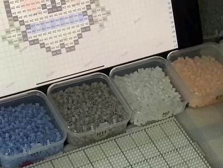 拼豆日常|冬日自嘲熊 一起过冬吧#自嘲熊#拼豆图纸 #拼豆 #手工