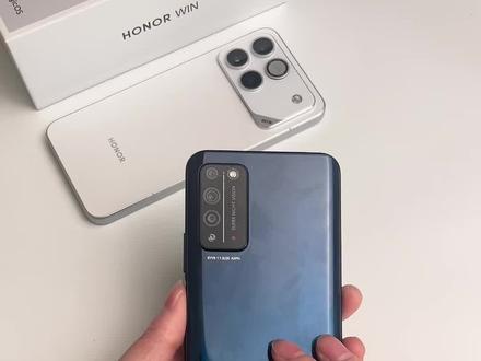 荣耀win对于一个荣耀五年的老用户,唯一的遗憾就是没有了麒麟芯片和鸿蒙系统!新机到手也是贴上了完美钢化膜#荣耀win钢化膜 #荣耀winrt #荣耀手机 #尼可兔钢化膜